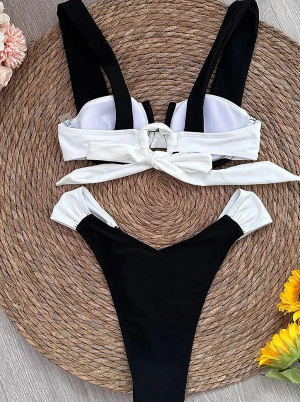 Contrast Underwire Black Straps Bikini Set
